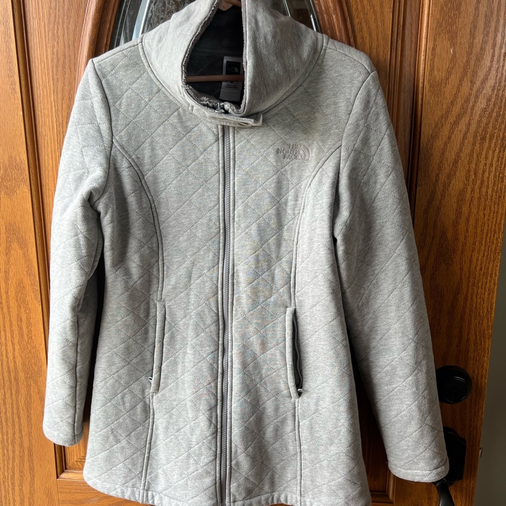 The North Face Women's Light Gray Quilted Ski Jacket